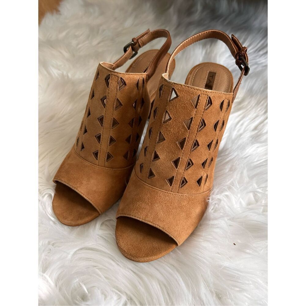 Tahari Marvel Sandals Size 8.5 Maple Brown Block Heel Suede Cutout Sling Back
